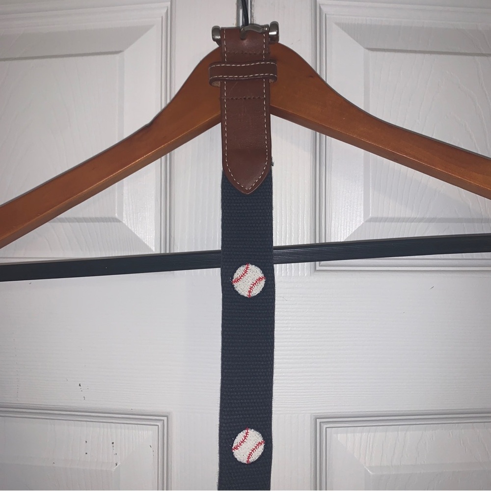 JT Spencer webbed w/ Needlepoint Baseballs.  Navy.  Men’s Size 32